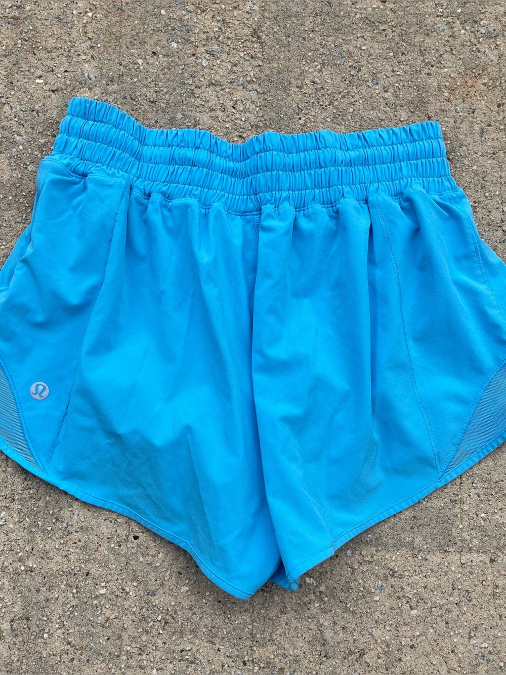 Lululemon shorts hotty hot blue women’s 4
